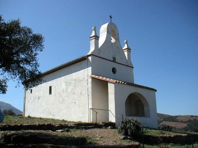 La chapelle de La Salette qui domine Banyuls
